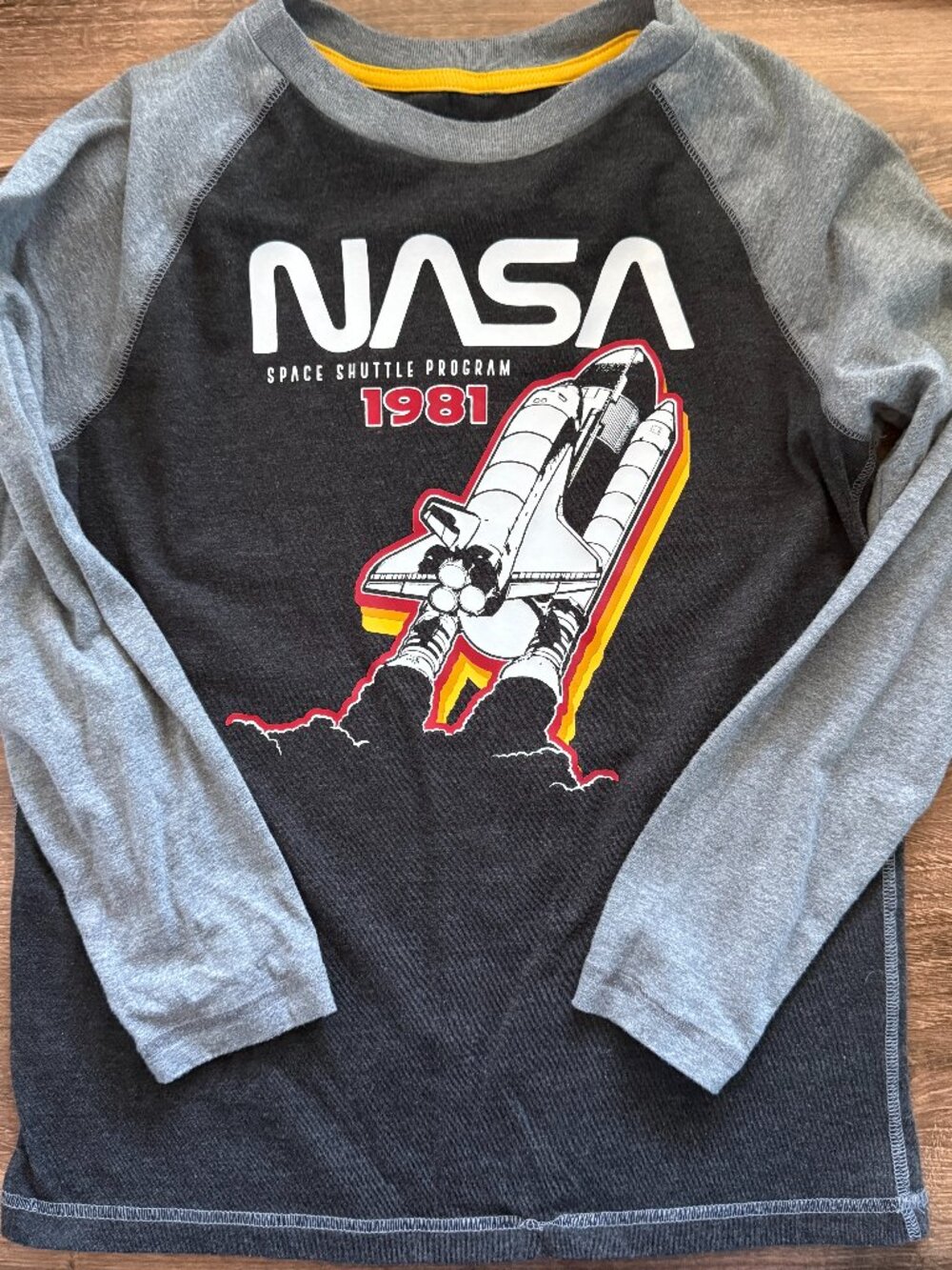 Boys NASA Long Sleeve Shirt Size M 10-12 Space Shuttle Graphic